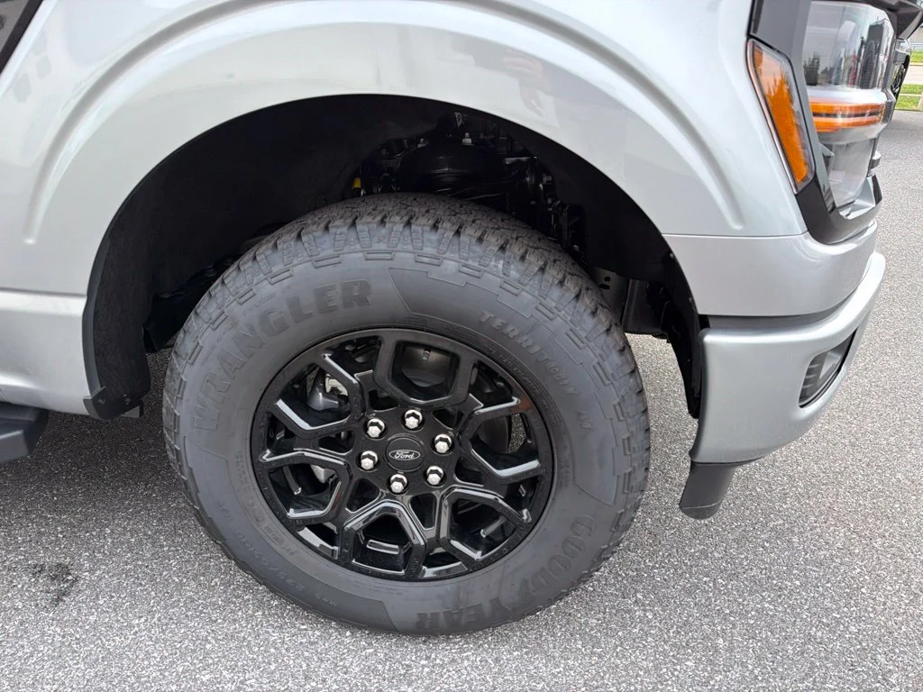 New 2026 Iconic Silver Metallic Ford XLT image 10