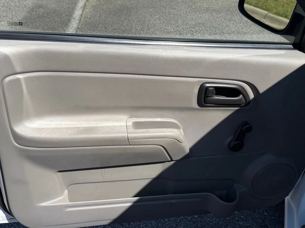 Used 2007 White Chevrolet LS image 19