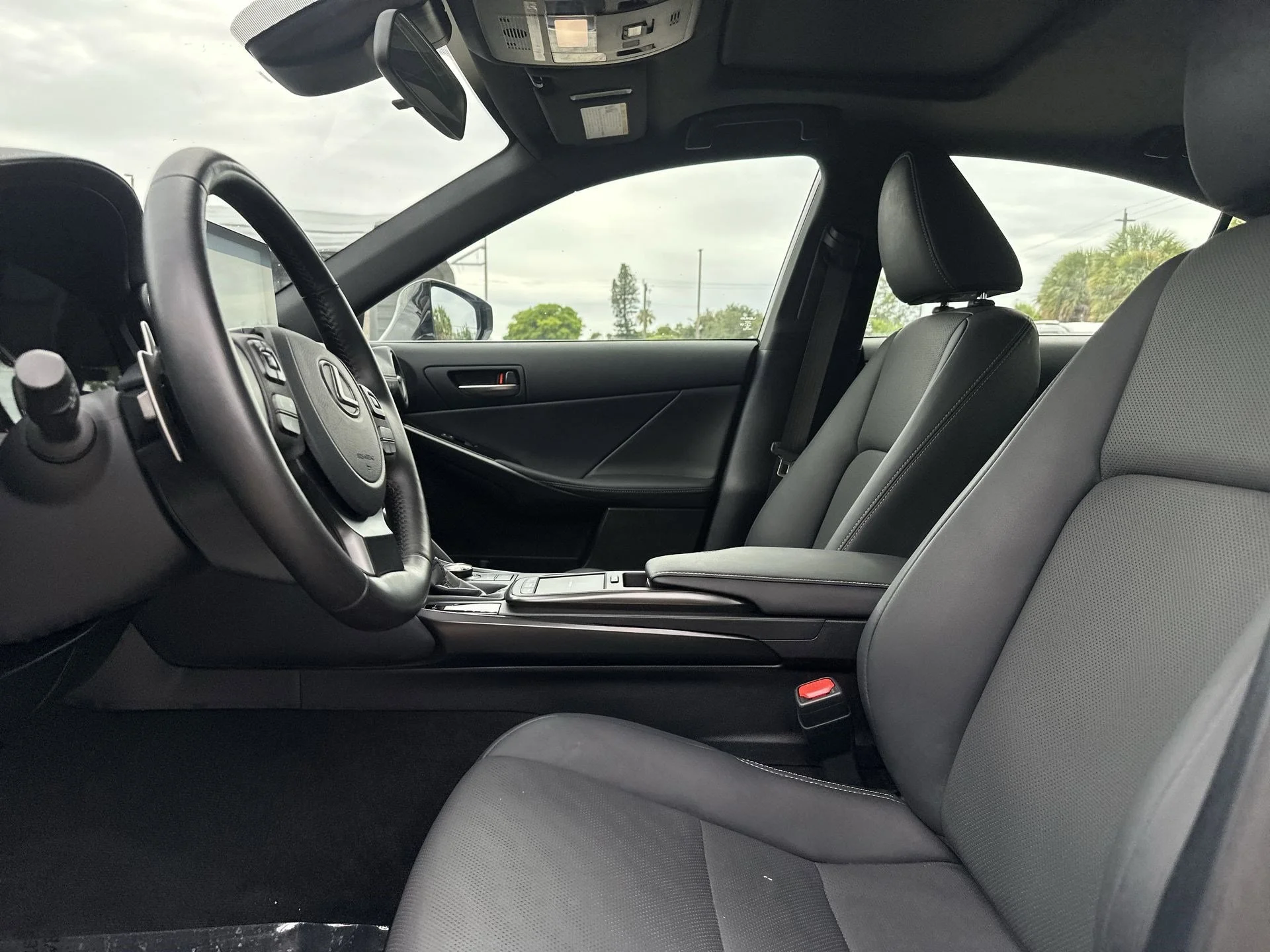 Used 2025 incognito Lexus IS 350 F SPORT Design image 13