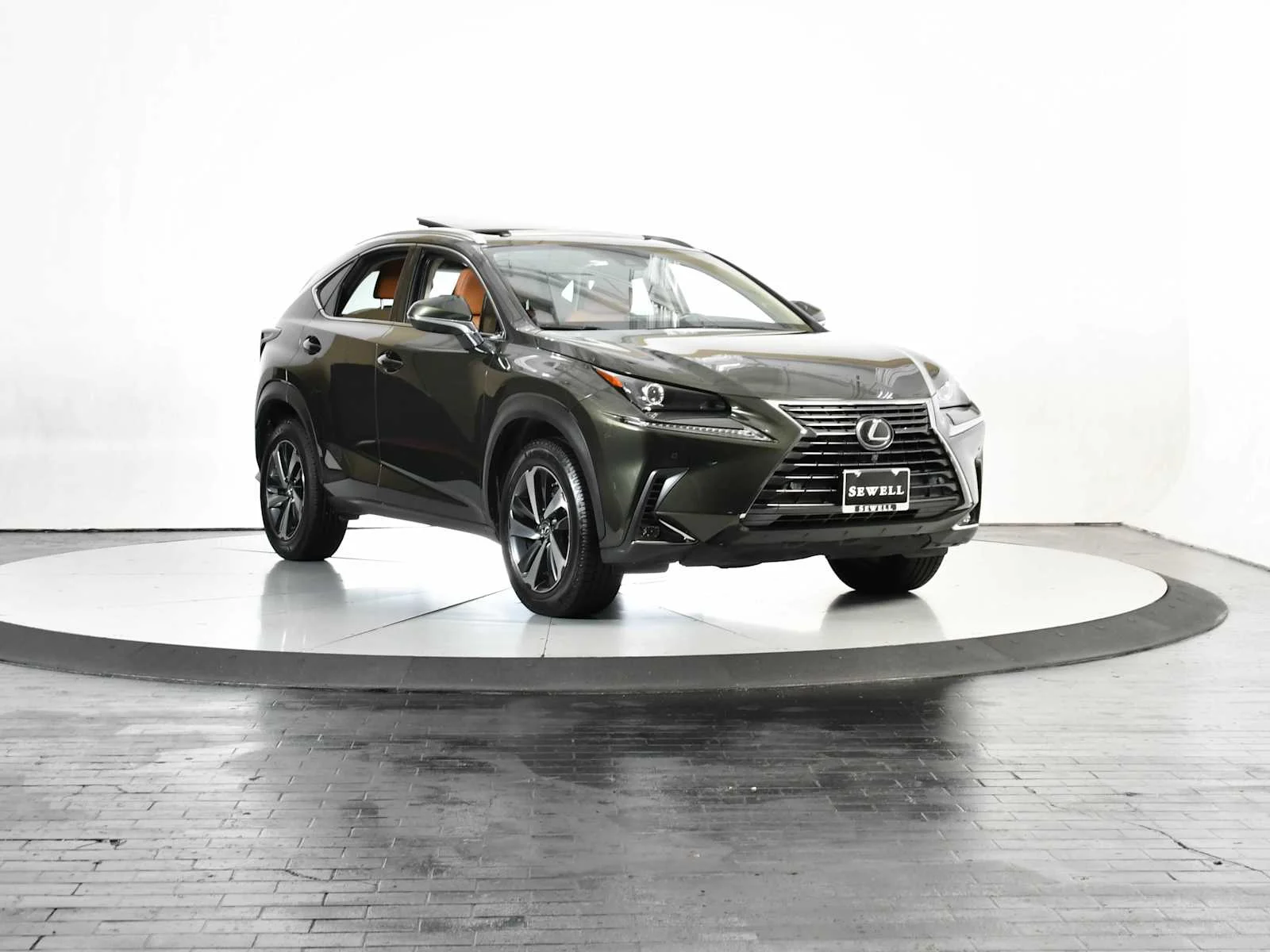 Used 2021 Nori Green Pearl Lexus  image 9