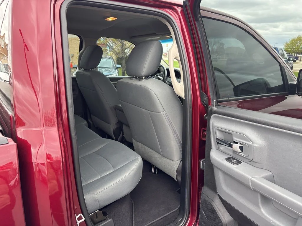 Used 2017 Delmonico Red Pearlcoat Ram SLT image 25