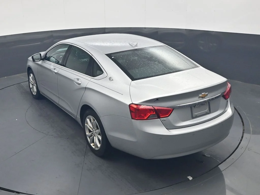 Used 2020 Silver Chevrolet LT image 25