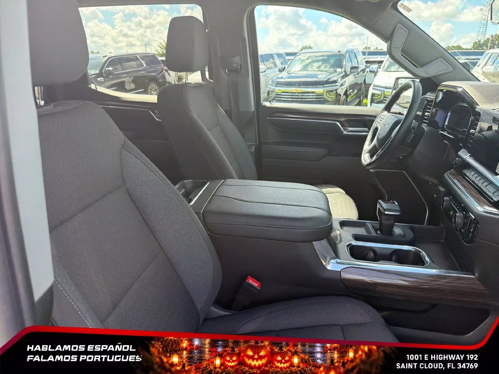 Used 2023 SUMMIT WHITE Chevrolet RST image 35