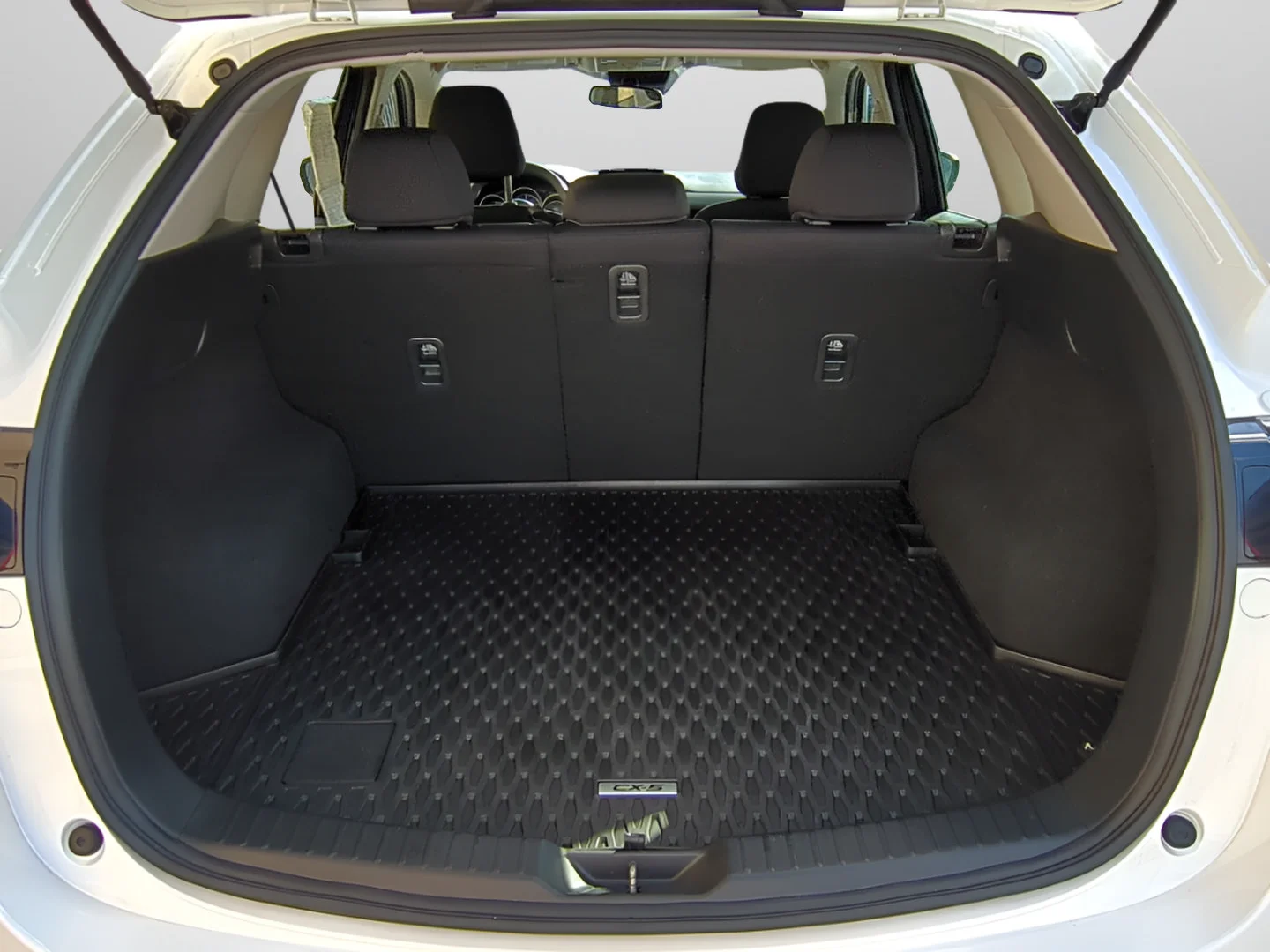 Used 2019 Snowflake White Pearl Mica Mazda Sport image 10