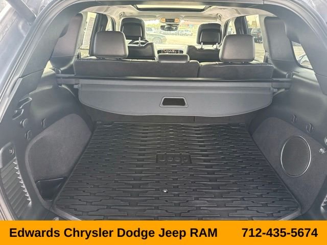 Used 2021 Silver Jeep Summit image 36
