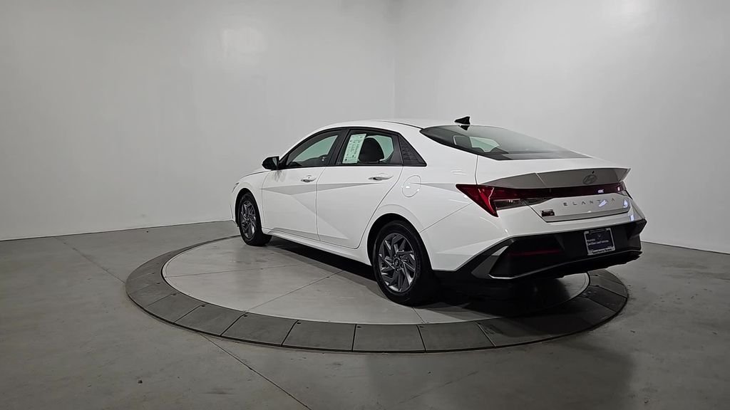 Certified Used 2025 White Hyundai Blue image 3