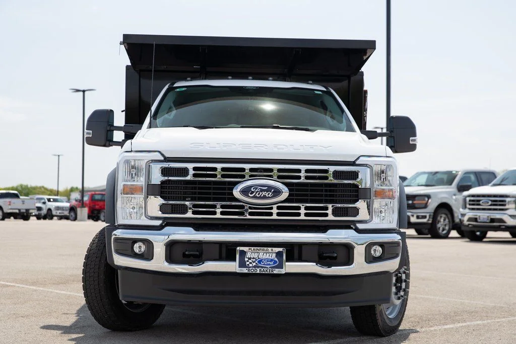 2025 Ford F-550 Super Duty Chassis Cab XL - Photo 4