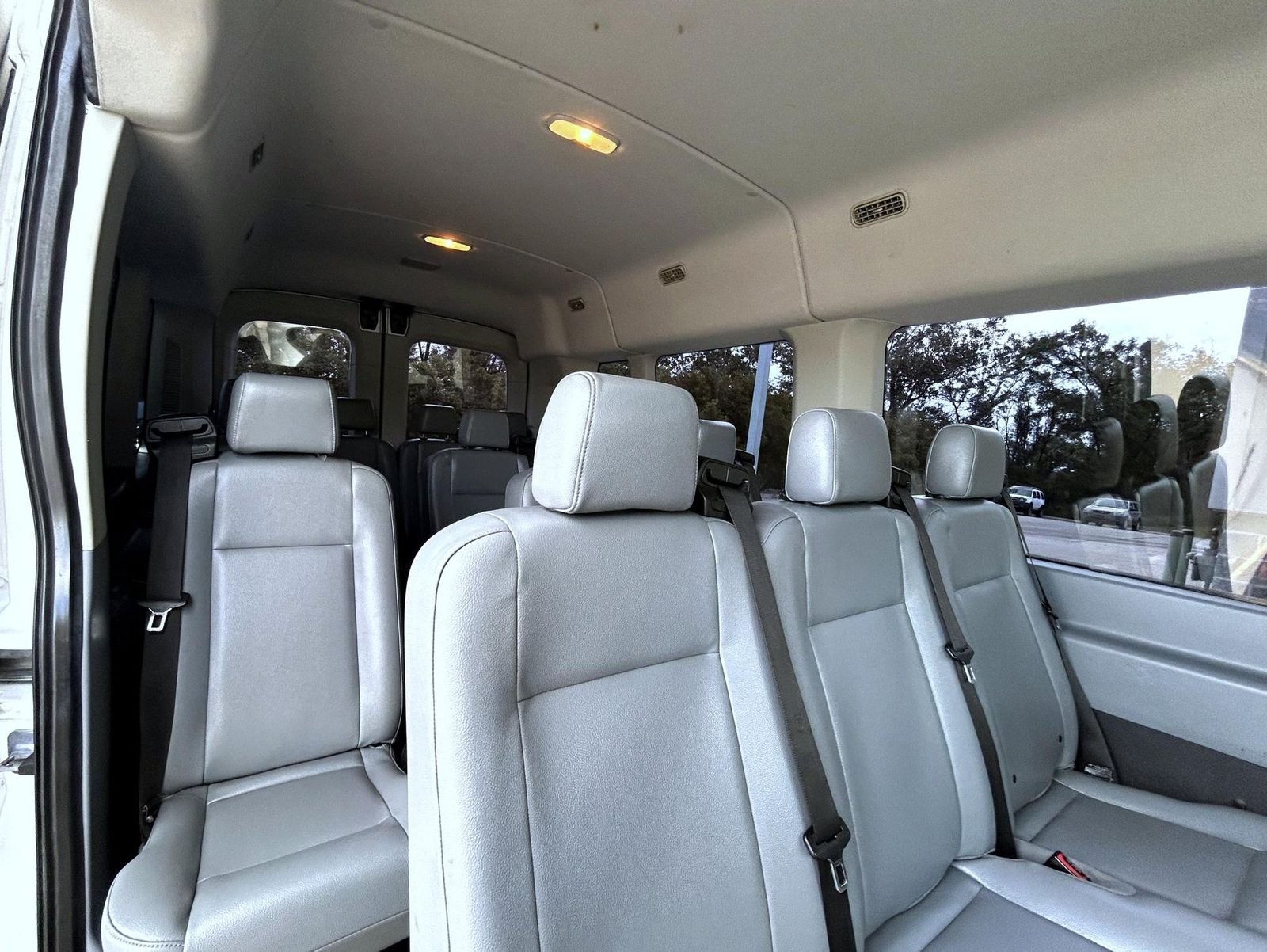 Used 2018 White Ford XL image 18