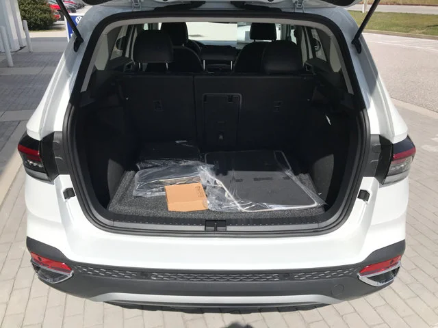 New 2026 Pure White Volkswagen SE image 25