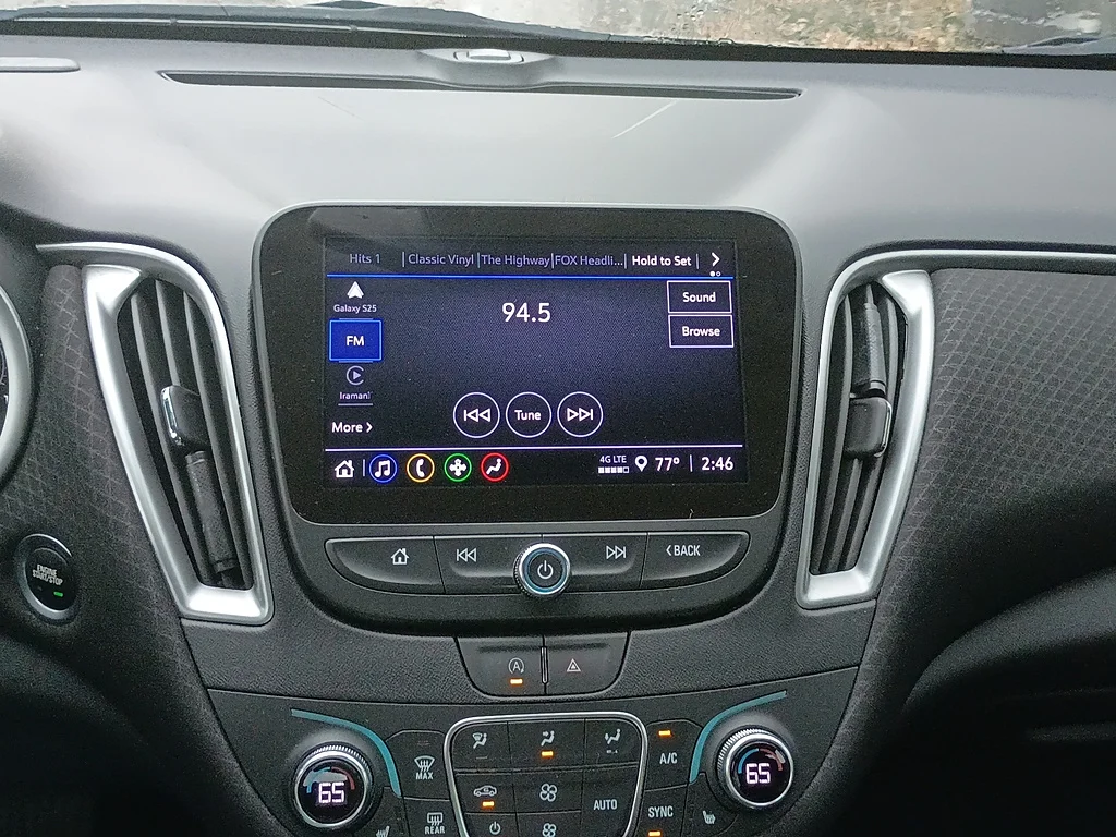 Used 2025 Mineral Gray Metallic Chevrolet LT image 18
