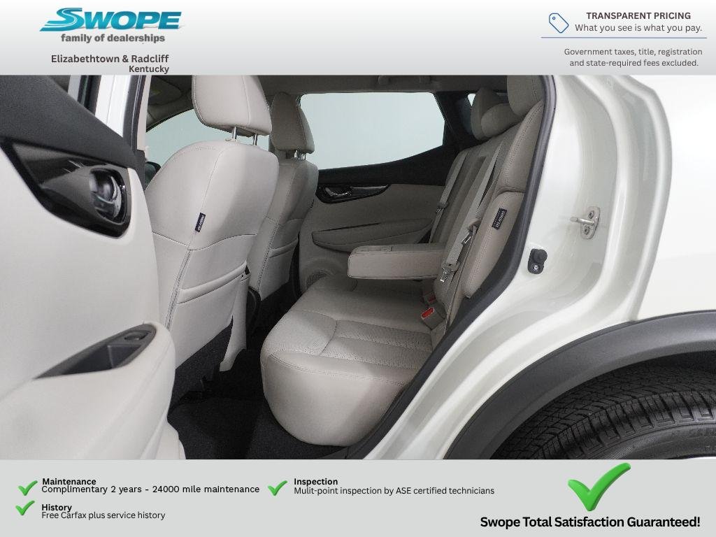 Used 2022 Pearl White Tricoat Nissan SL image 12