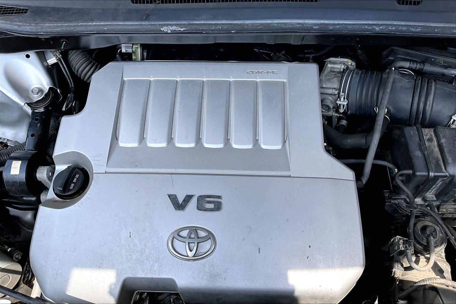Used 2013 Classic Silver Metallic Toyota SE image 33