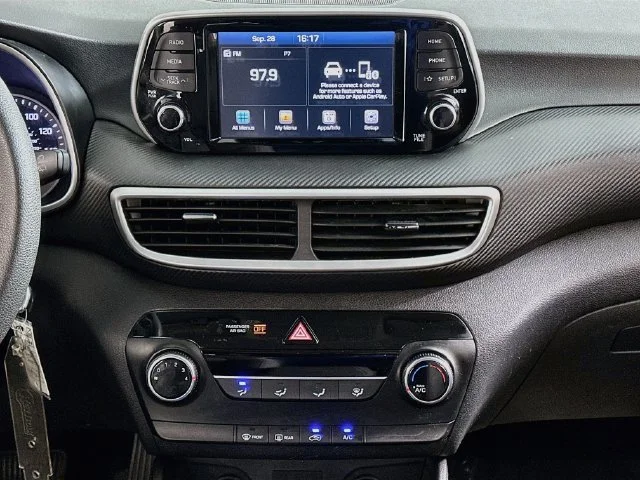 Used 2021 Blue Hyundai SE image 13
