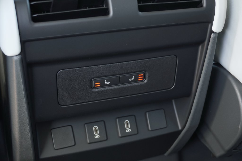 New 2026 Tasman Blue Land Rover X-Dynamic SE image 30