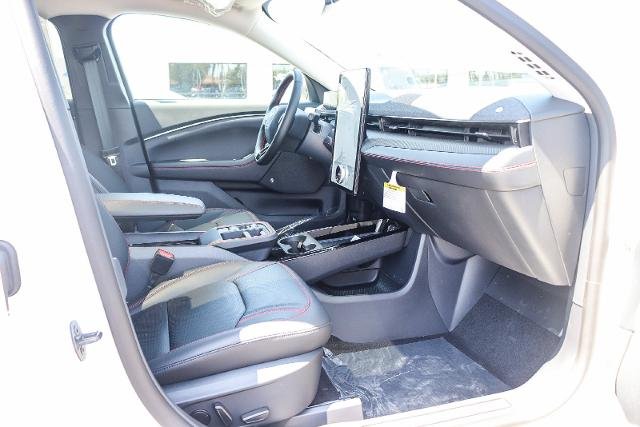 New 2026 Star White Metallic Tri-coat Ford Premium image 46