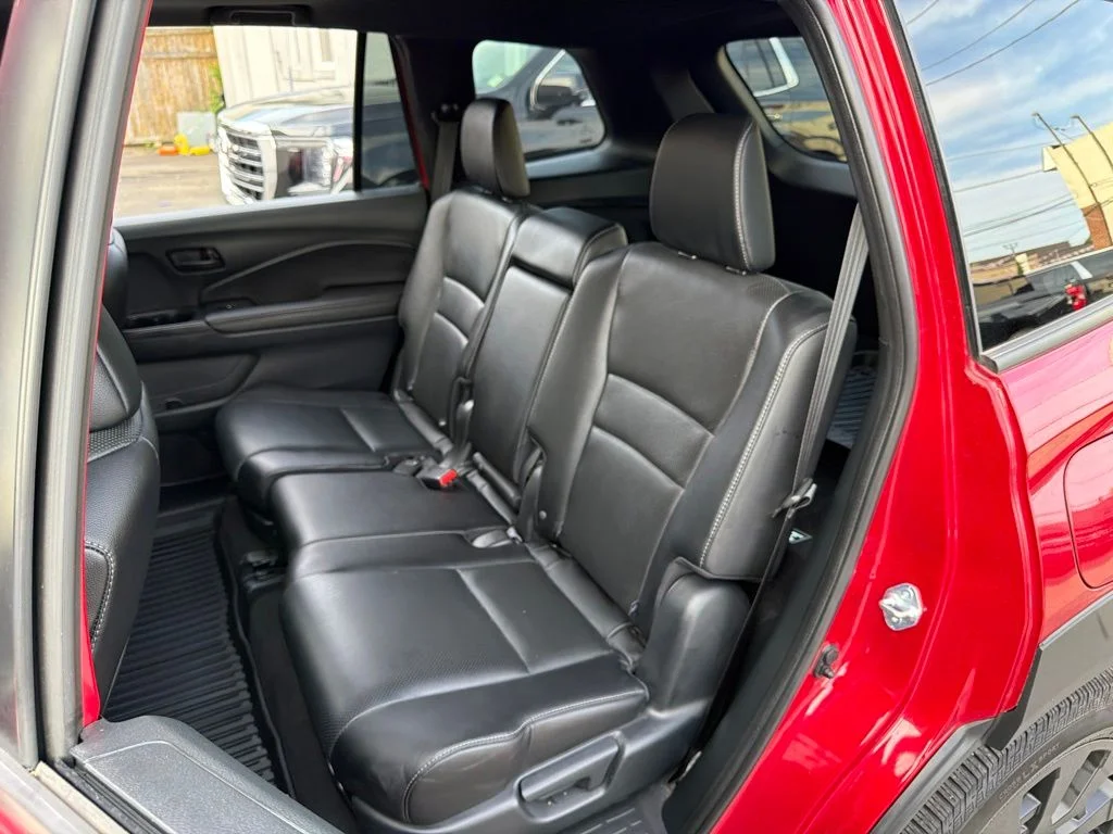 Used 2023 Red Honda EX-L image 15