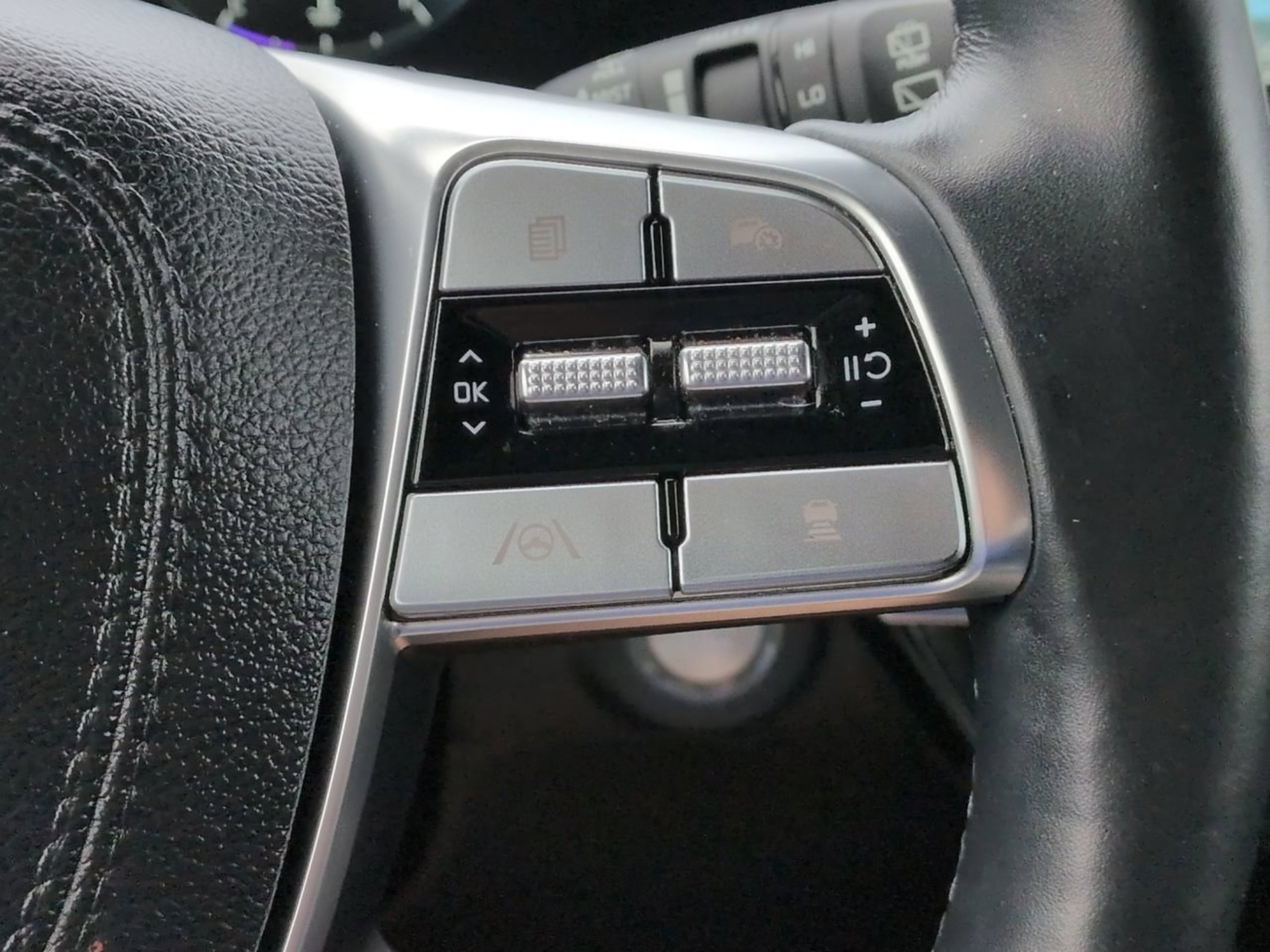 Used 2024 Wolf Gray Kia SX-Prestige X-Pro image 28