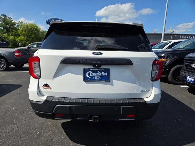Used 2022 White Metallic Ford Timberline image 5