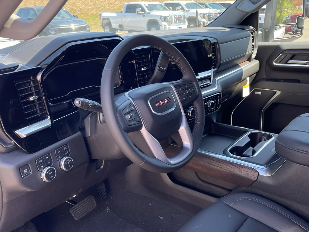 2025 GMC Sierra 3500HD SLT - Photo 16