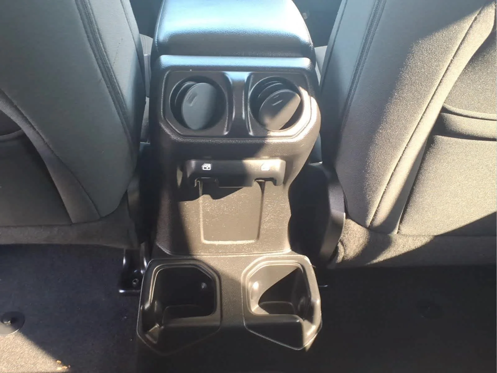 Used 2018 Black Clearcoat Jeep Sport S image 30