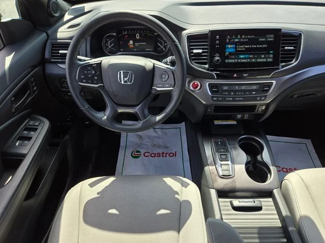 Used 2023 Silver Honda EX-L image 14