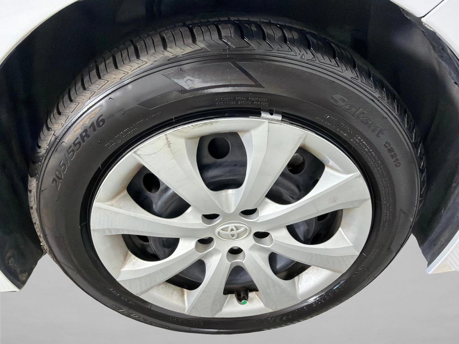 Used 2024 Wind Chill Pearl Toyota LE image 12