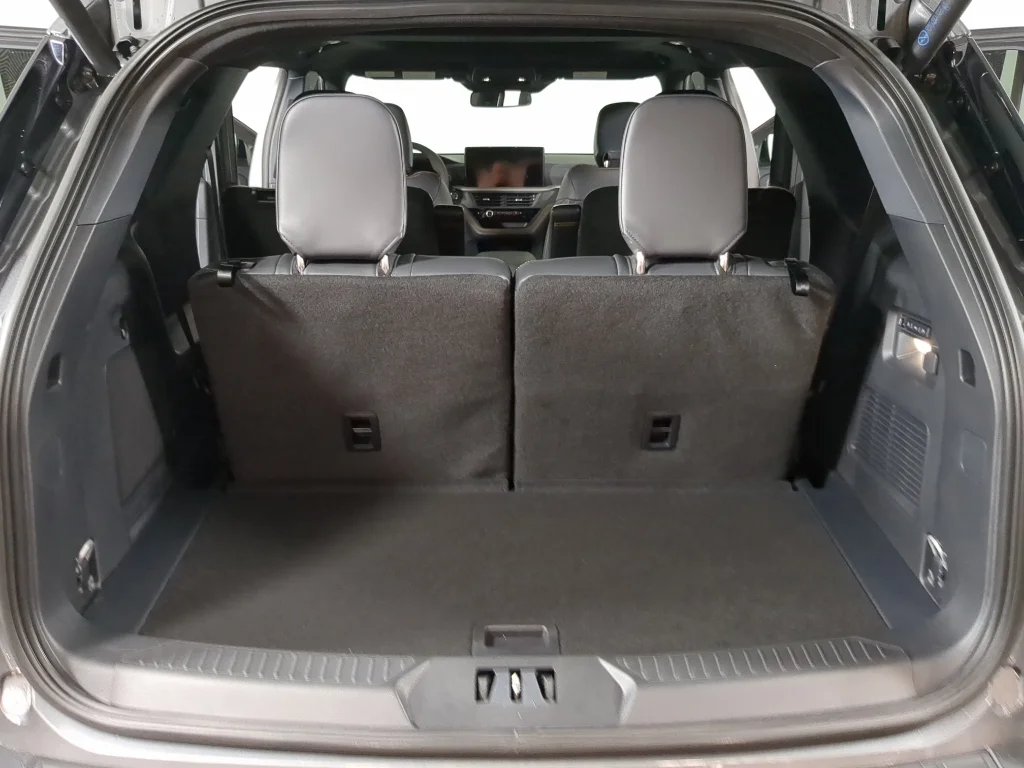New 2026 CARBONIZED GRAY METALLIC Ford Tremor image 17