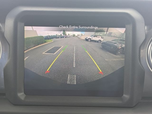 Used 2020 White Jeep Unlimited Sahara image 20
