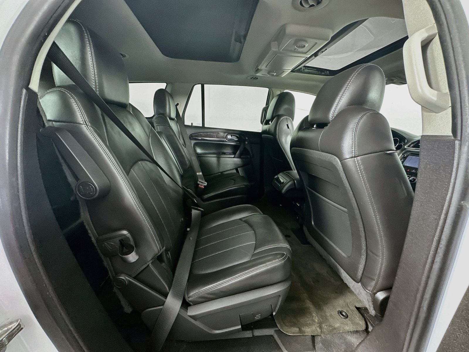 Used 2017 White Frost Tricoat Buick Premium Group image 31