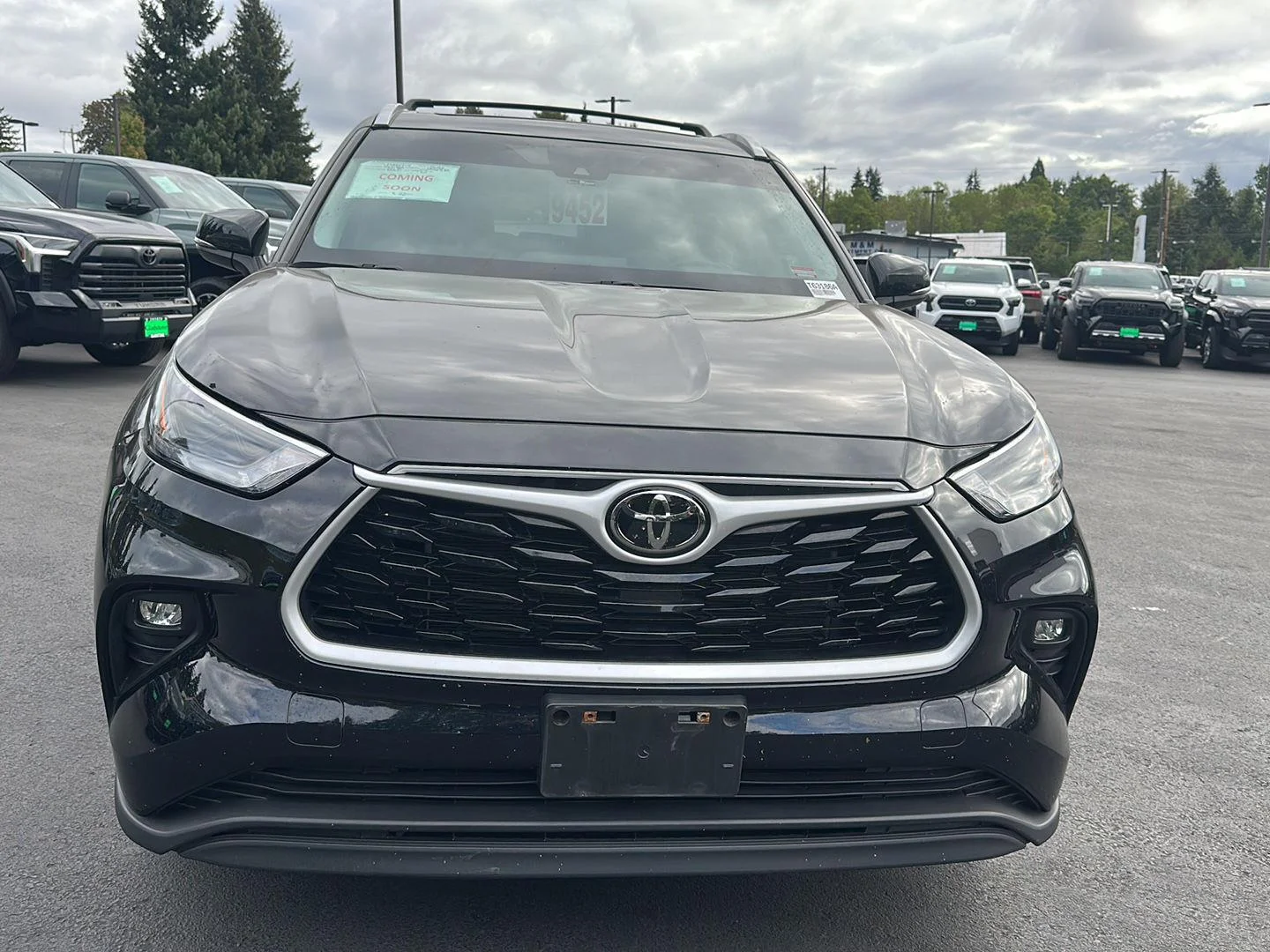 Used 2023 Midnight Black Metallic Toyota XLE image 5