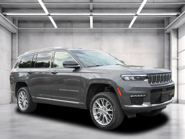 Used 2023 Gray Jeep Summit image 1