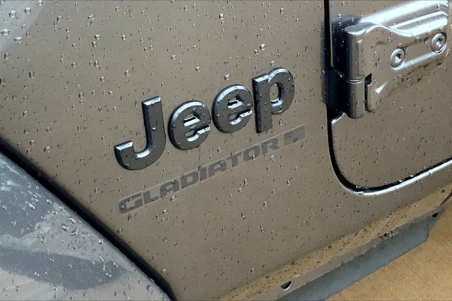 New 2026 Granite Crystal Metallic Clearcoat Jeep Sport S image 15