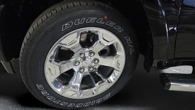 New 2026 Diamond Black Crystal Pearl-Coat Exterior Paint RAM Big Horn/Lone Star image 35