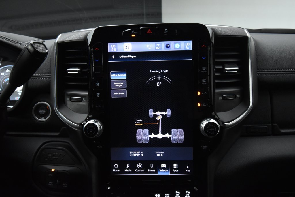 New 2026 Diamond Black Crystal Pearl-Coat Exterior Paint RAM Laramie image 25