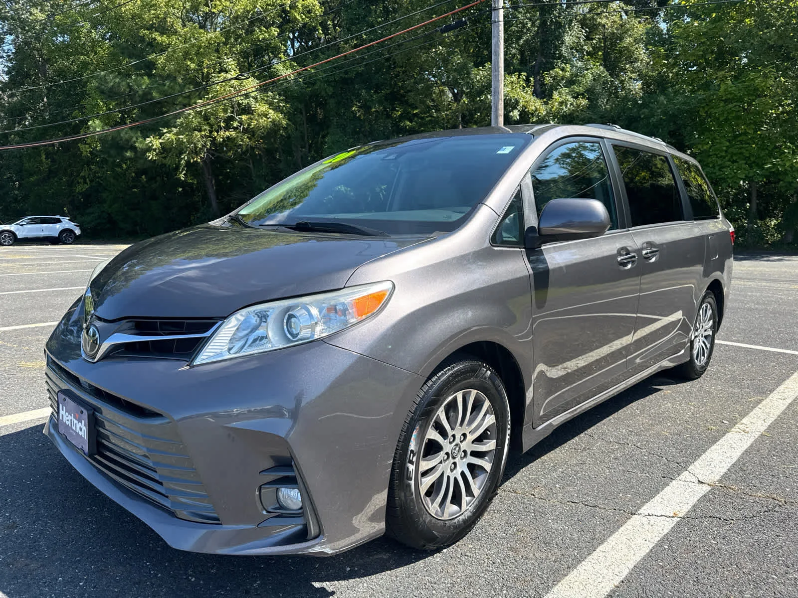 2020 Toyota Sienna XLE