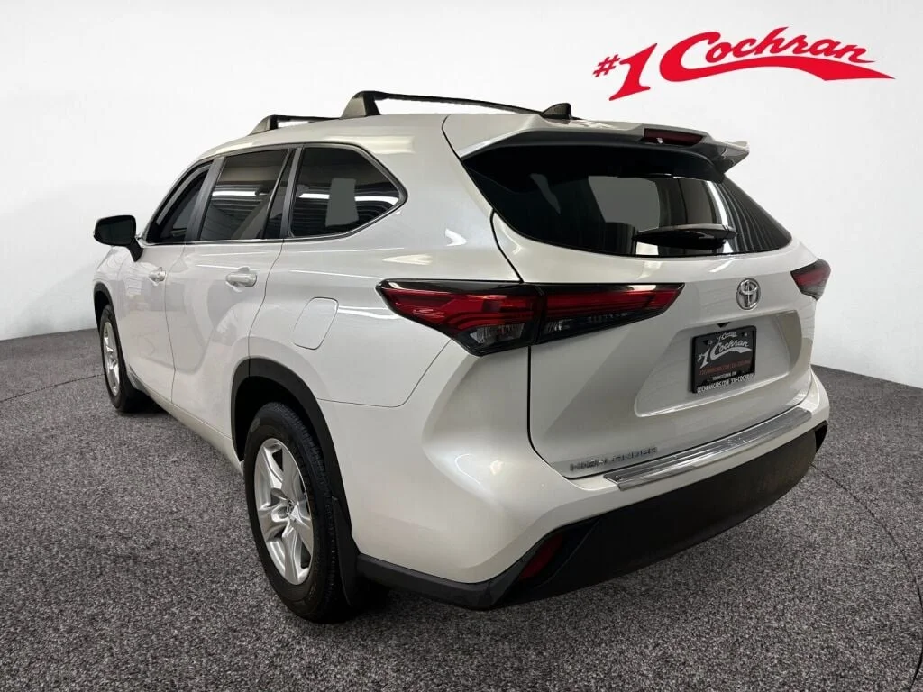 Used 2023 Wind Chill Pearl Toyota L image 20