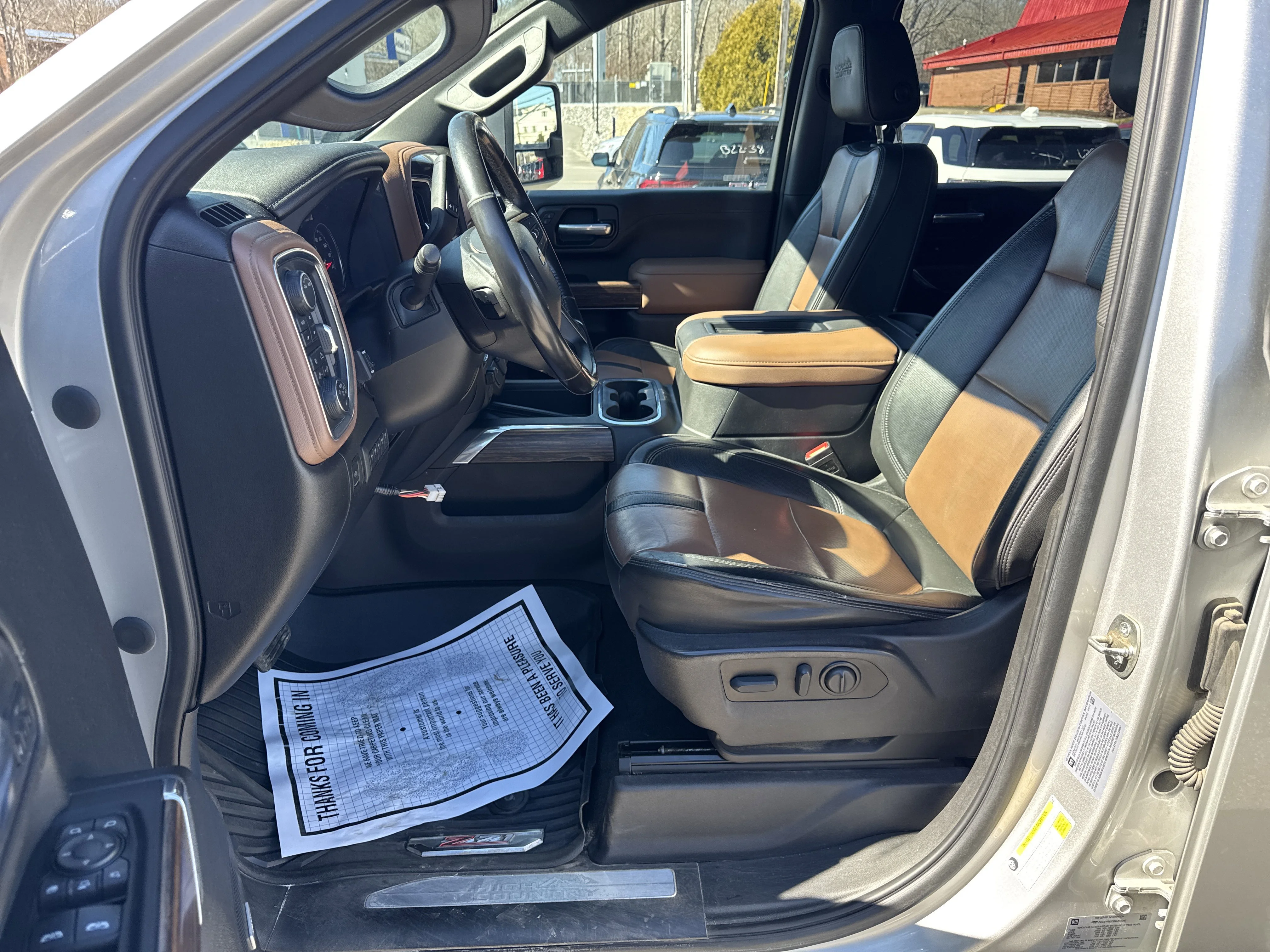 Used 2022 Silver Ice Metallic Chevrolet High Country image 14