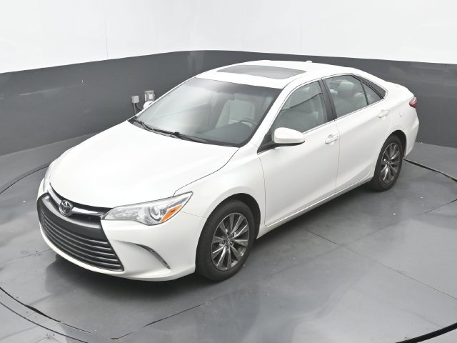 Used 2017 Blizzard Pearl Toyota XLE image 16