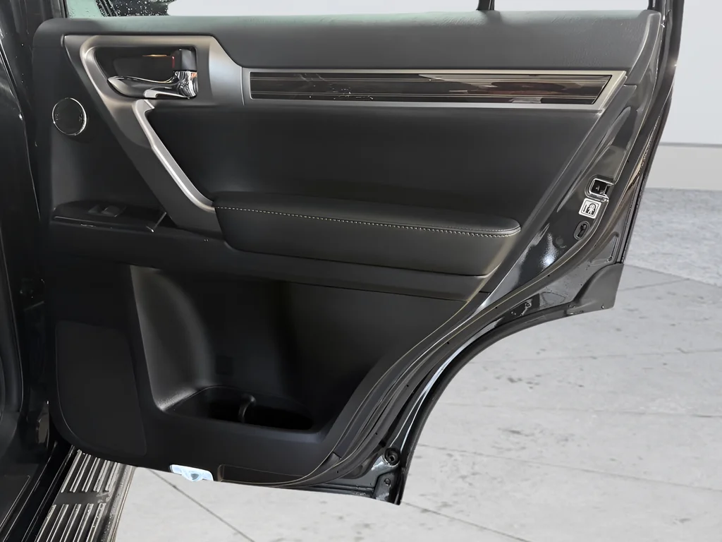 Used 2023 Black Lexus 460 image 23