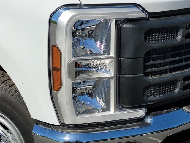 New 2026 Oxford White Ford F-250® XL image 35
