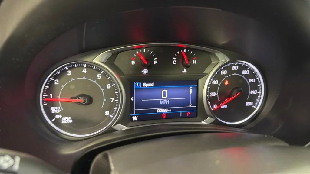 Used 2021 SUMMIT WHITE GMC SLE image 20