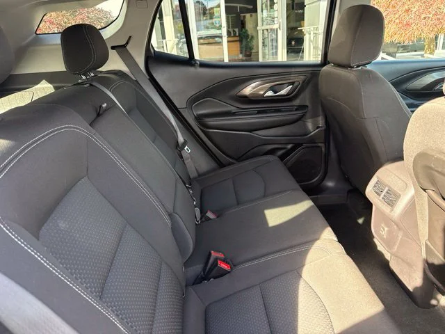 Used 2024 White GMC SLE image 26