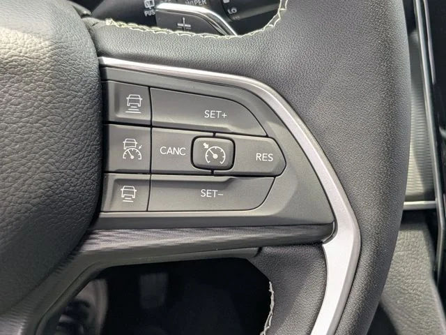 New 2026 Baltic Gray Metallic Clear-Coat Exterior Paint Jeep Laredo X image 27