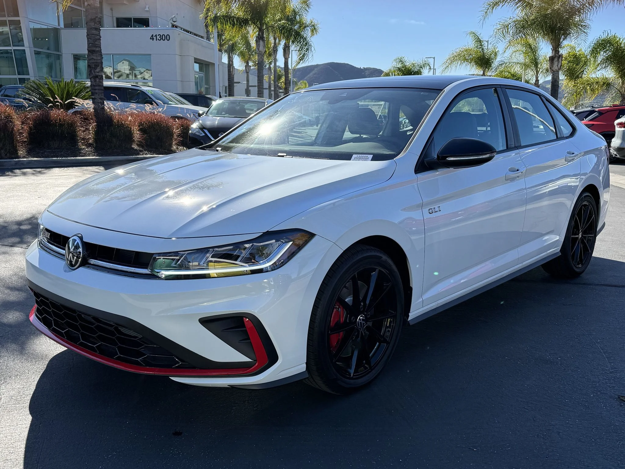 New 2026 Pure White w/Deep Black Roof Volkswagen Autobahn image 5