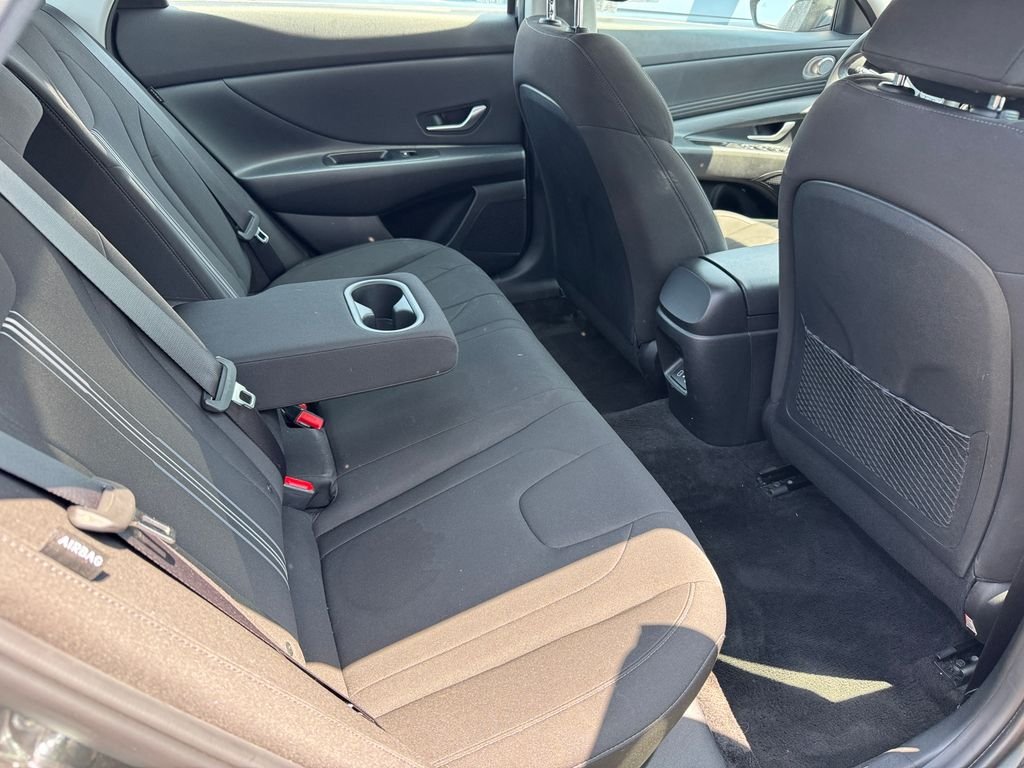 Used 2025 Gray Hyundai SEL Convenience image 4