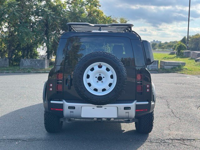 New 2024 Santorini Black Land Rover S image 4