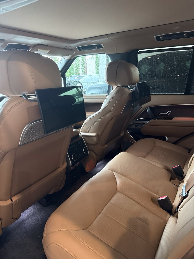 Certified Used 2024 White Land Rover Autobiography image 3