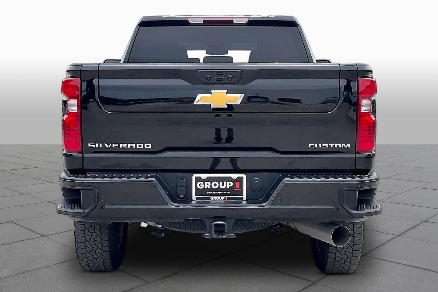 Used 2025 Black Chevrolet Custom image 5