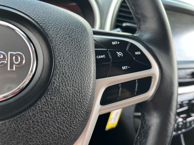Used 2017 Red Jeep Trailhawk image 23