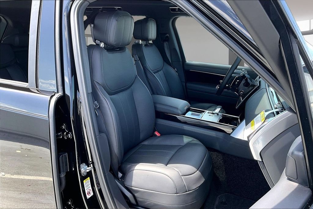 New 2026  Land Rover SE LWB 7-Seats / V8 image 12